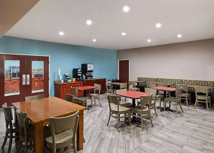 Super 8 By Wyndham Lubbock West